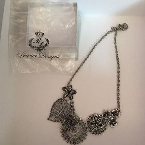 Gorgeous premier design necklace
